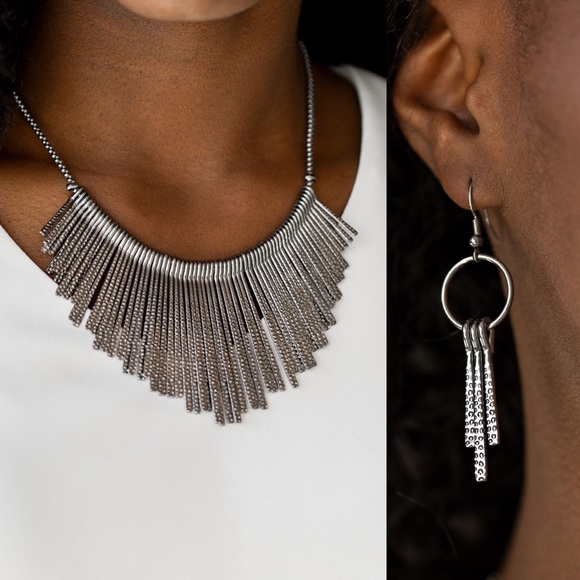 paparazzi Jewelry - ❤️Metallic Mane